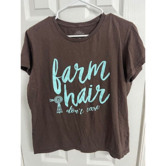 last creek outfitters Tops - Last Creek Outfitters Women's T-Shirt in Size Large